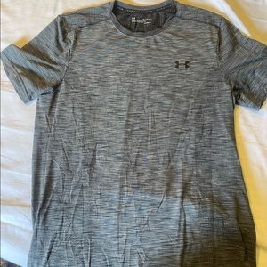 Mens XL Underarmour Threadborne T shirt